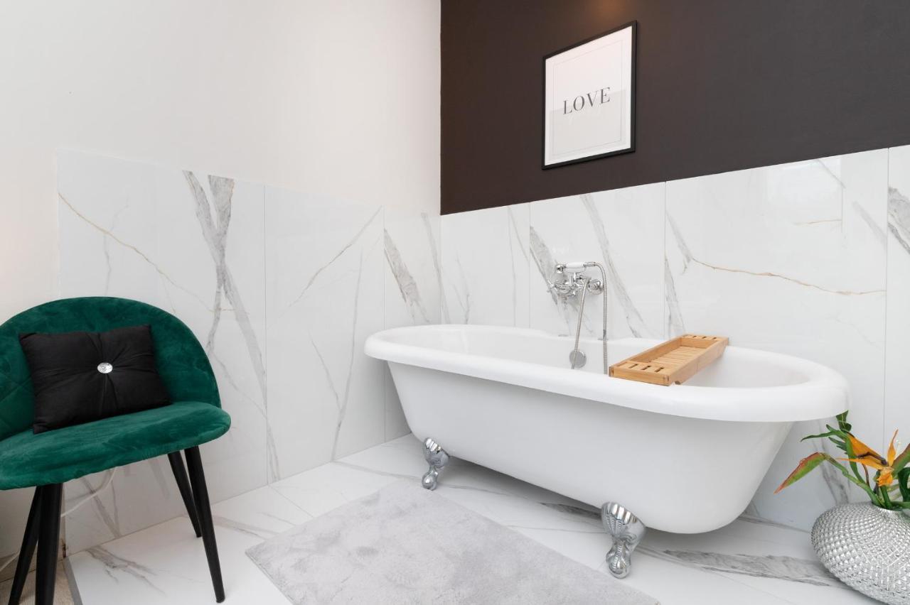 Przestronne 2 Oddzielne Sypialnie Caly Apartament W Spokojnej Dzielnicy Borkowo  Extérieur photo